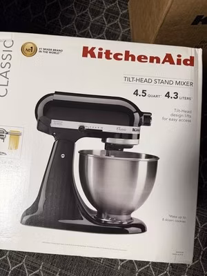 Kitchen Aid K45SSWH Classic Stand Mixer 4.5 Quarts 250 Watt 10 Spd W/ Attachment