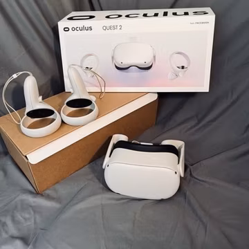 Oculus Quest 2 Standalone VR Headset 90Hz with Touch Controllers, White