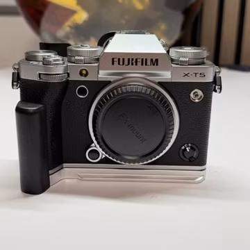 Fujifilm X-T5 40MP Mirrorless Digital Camera Body Silver