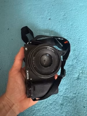 Sony a6300 Mirrorless Camera (Body Only) and Battery - Great Condition