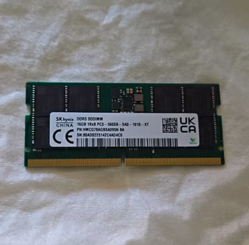 SK hynix 16GB DDR5 SO-DIMM PC5-5600B 262-Pin Non-ECC HMCG78AGBSA095N