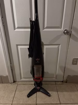Bissell V versus bagless upright Vacuum cleaner