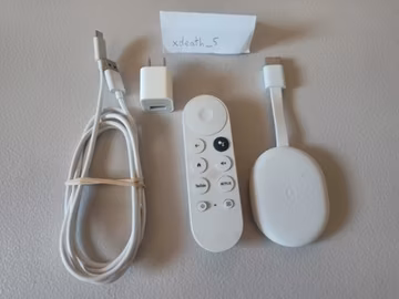 Chromecast 4th Gen w/ Google TV 4K GZRNL Streaming Media Player and Remote G9N9N