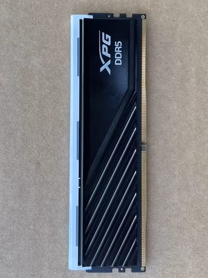 XPG Lancer Blade DDR5 6000 MHz (AX5U6000C4816G‑BLABRBK)