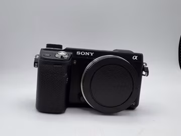 Sony NEX-6 Mirrorless Digital Camera BODY ONLY 16.1 MP Tiltable Screen