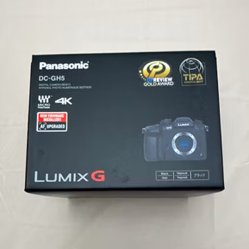 Panasonic LUMIX DC-GH5 Mirrorless Camera Body 2 Batteries/Memory card