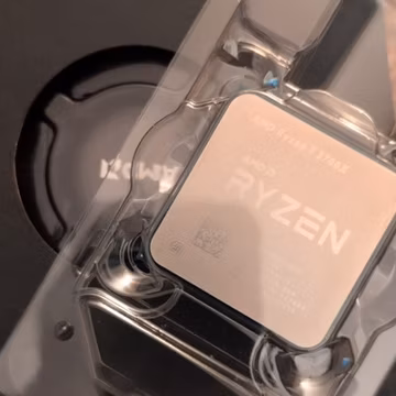 AMD Ryzen 7 3700X 8-Core 16-Thread 3.6/4.4GHz Socket AM4 36MB Cache