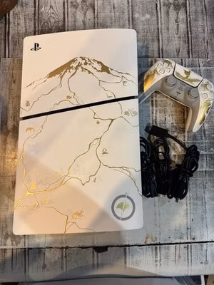 Sony PlayStation 5 Slim Console Ghost of Yotei Edition White/Gold