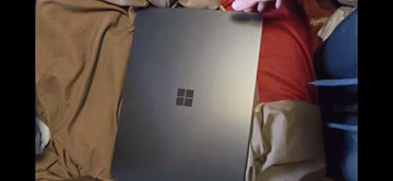 Microsoft Surface Laptop 15in Ryzen 7 16GB NVMe Win11 2496x1664 Gray