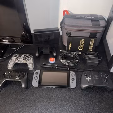 Nintendo Switch V1 (UNPATCHED) w/ Extra Controllers, Carrying Case, RCM Jig, etc