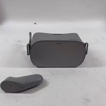 Oculus Go 32GB Standalone All-in-One VR Headset 301-00102-01