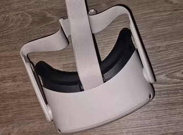 Meta Quest 2 128gb VR Headset, with Controllers & Anker Wireless charging dock