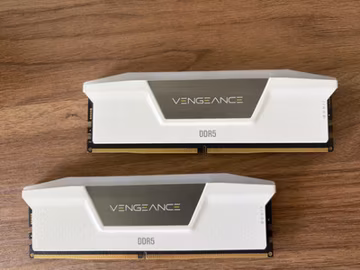 CORSAIR Vengeance RGB DDR5 RAM 32GB (2x16GB) 6000MHz CL36 White - Excellent Cond