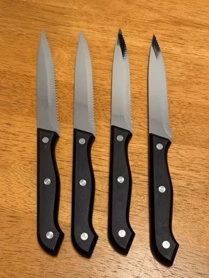 4 Pcs Steak Knives Set, Premium Stainless Steel Steak Knives Lightweight Durable