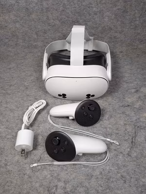 Meta Quest 3S 128GB VR Headset W/ Controllers TESTED & WORKING