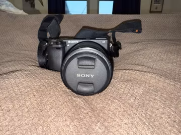 Sony Alpha a6400 Mirrorless Camera with 18-135mm Lens