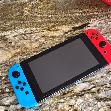 Nintendo Switch Console w/ Dock + Games: Mario Kart 8, Smash Bros, Minecraft etc