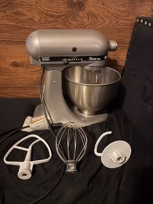 KitchenAid KSM75SL Classic Plus Series 4.5 Quart Tilt-Head Stand Mixer Tested