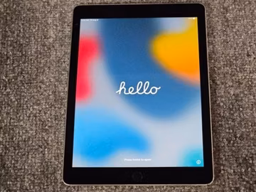 Apple iPad Air 2 A1566 32GB Black/Space Gray 9.7" WiFi Touchscreen Tablet