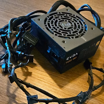 EVGA 700 GD 700W ATX Power Supply 80 PLUS Gold 24-Pin 4+4 CPU Black