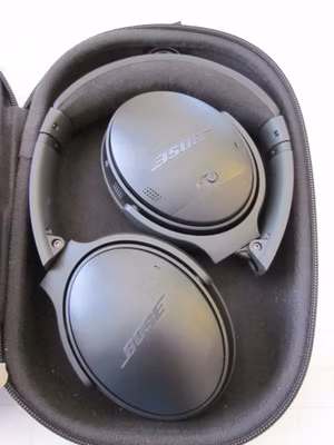 Bose Quiet Comfort 35, Noise Cancelling Bluetooth Headphones, Black QC35