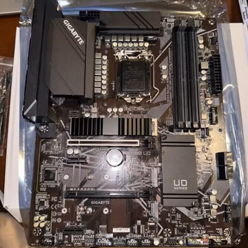 GIGABYTE Z590 UD Motherboard Intel 11th Gen Z590 DDR4 LGA 1200 ATX w/ IO Shield