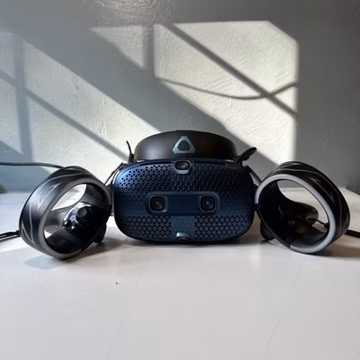 HTC Vive Cosmos VR Headset Full Kit Controllers Cable PC VR Tested Working