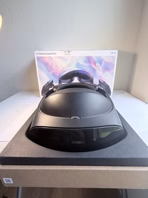 Meta Quest Pro 256GB VR Headset – Good Condition – Free Fast Shipping