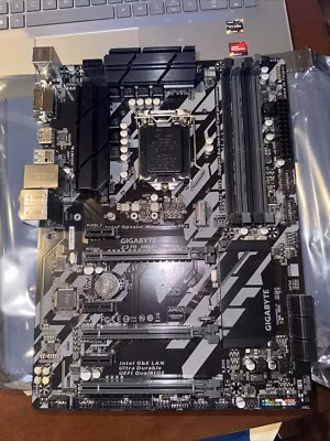 GIGABYTE Z370 HD3 LGA 1151 (300 Series) Intel Z370 HDMI ATX Intel Motherboard
