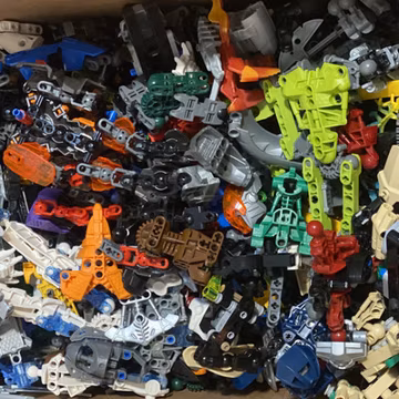 Lego 100 Random Bionicle Technic and / or Hero Factory Pieces Parts Bulk Genuine