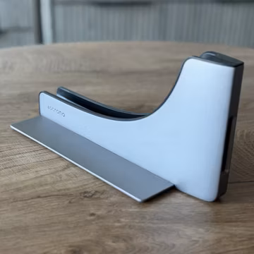 Ascrono Vertical Laptop Docking Station in excellent condition