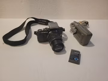Olympus PEN E-PL5 Mirrorless Camera Black Olympus M. Zuiko Digital 14-42mm Lens