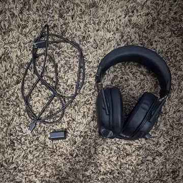 Razer BlackShark V2 Wireless Hyperspeed Over-Ear Gaming Headset Boom Mic Black