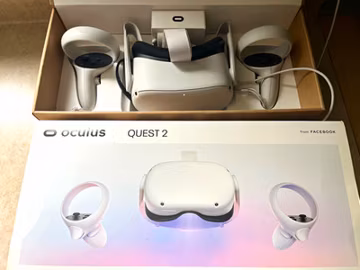 Oculus Quest 2 Standalone VR Headset with Touch Controllers, White 64 GB