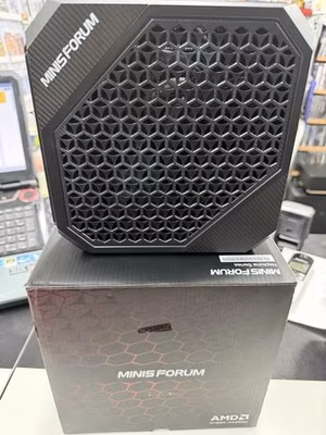 Minisforum HX99G Gaming PC AMD Ryzen 9 7840hm Barebone