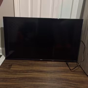 Philips Roku Smart TV – 40”– 1080p/4K – Works Great – Remote Included