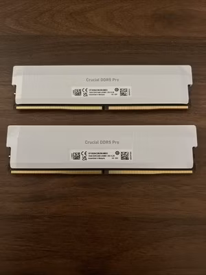 Crucial Pro Overclocking 32GB 2x16GB DDR5 6400 CL38 XMP EXPO White UDIMM