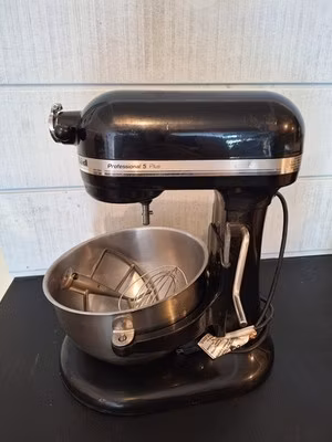 KitchenAid Mixer Professional 5 Plus Black 5 Qt Bowl & 2 Attachments