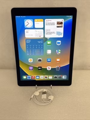 Apple iPad Pro (9.7-inch) A1674 32 GB, Wi-Fi + 4G, 9.7" - Space Gray *Read*