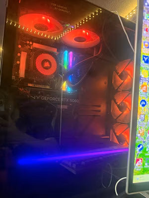 Custom/black case Gaming Tower PC i7-14700F 32GB DDR5 RTX 5060 SSD 1TB Win11 RGB