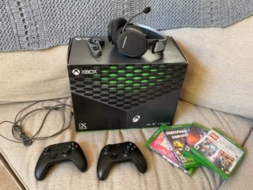 Xbox Series X 1TB Bundle 2 Controllers Arctis 7 Wireless Headset 4 Games Box