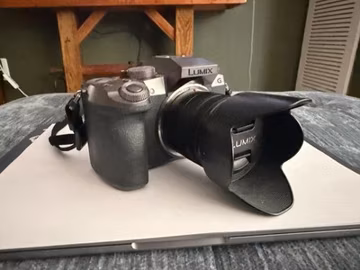 Panasonic Lumix G7 Mirrorless Camera with 14-42mm Kit Lens — Mint Condition