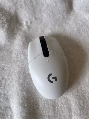 Logitech G305 Lightspeed Wireless Gaming Mouse - White, 12k DPI, 6 Buttons