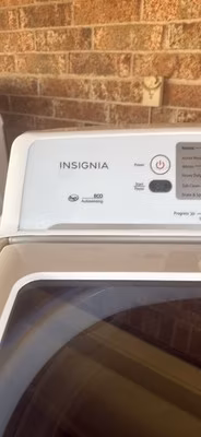 Insignia 4.1 C. Ft. High Efficiency Top Load Washer