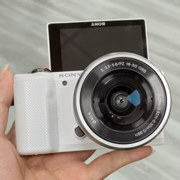 SONY Alpha a5000 Mirrorless Digital Camera + 16-50mm Lens English -White