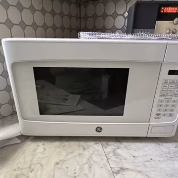 GE Countertop Microwave White 0.7 cu ft Digital Display Defrost 10 Settings