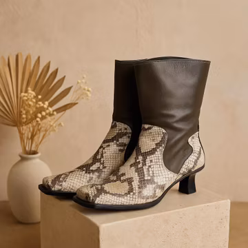 Vintage Snake Print Leather Booties by Viventy – Size 37 – Taupe Beige – Y2K Style – Pointed Toe – Ankle Boots – Made in Italy