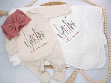 Personalized Wildflower Baby Romper with Headband & Quilt: Embroidered Newborn Outfit