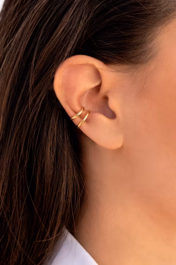 Pendientes conch ear cuff de una banda de plata lisa