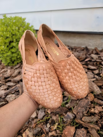 Thelma flat Mexican huarache sandals//Huarache mexicano//Mexican sandal//Mexican closed toe huarache//Mexican artisanal shoe